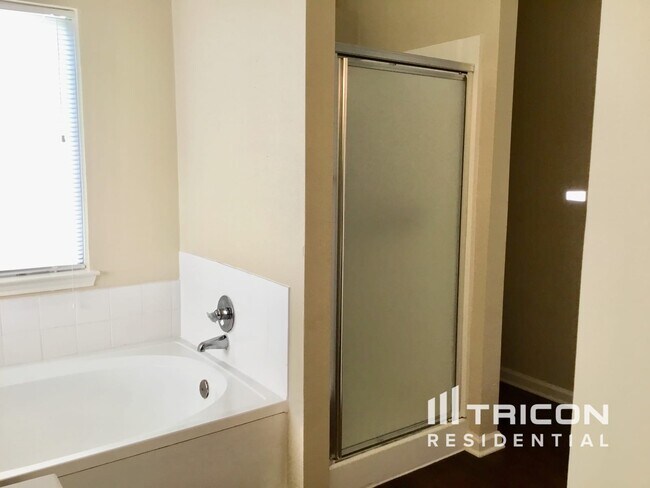 Building Photo - 8035 Dove Trail Dr