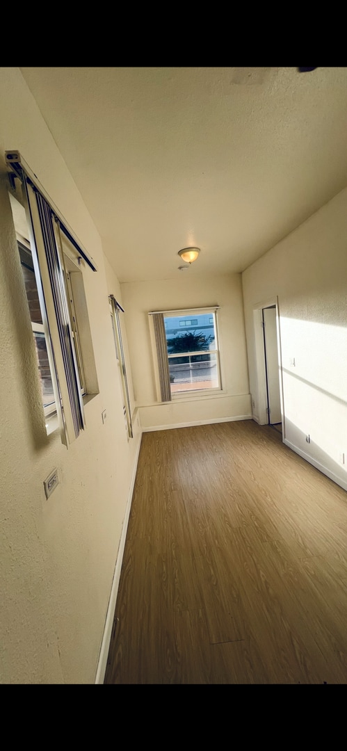 Building Photo - 4456 Lockwood Ave