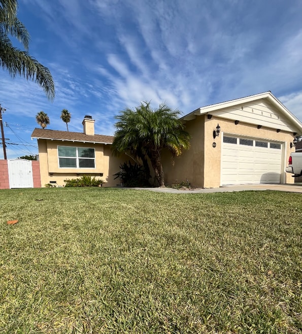 Building Photo - 15535 Saranac Dr