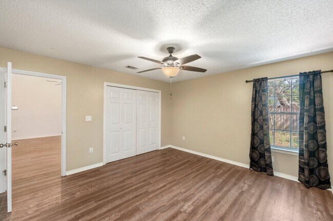Building Photo - 2803 Wilson Ln