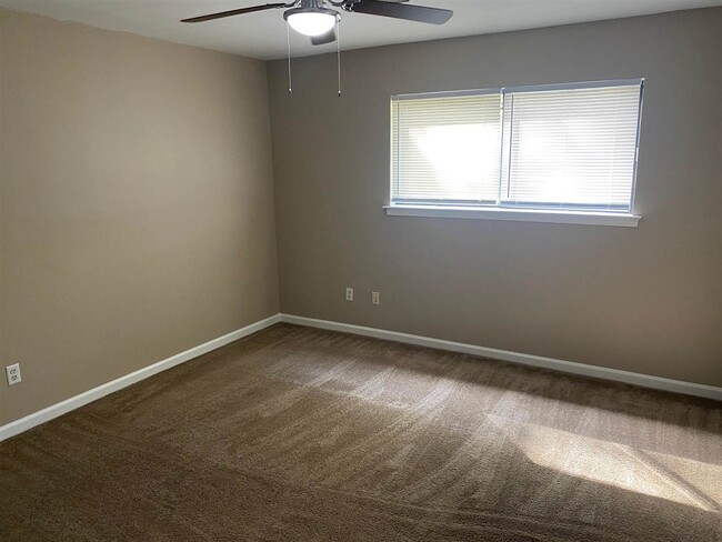 Building Photo - 8817 Tottenham Cove