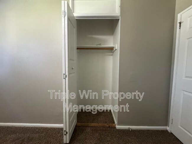 Building Photo - 915 Mullanphy Ln