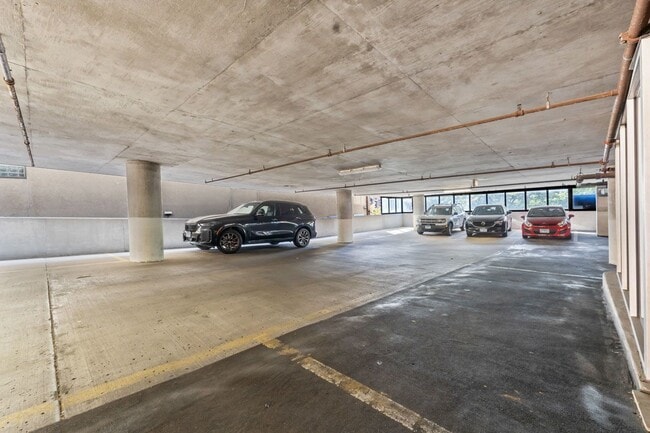 Building Photo - 1309 N Wells St