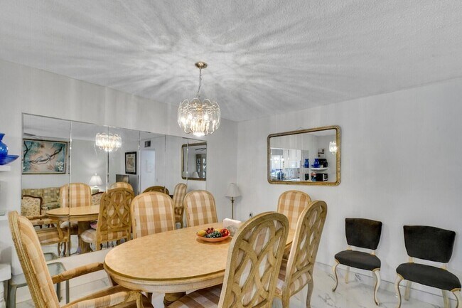 Building Photo - 1317 High Point Way SE