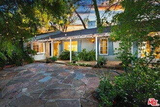 Building Photo - 3231 Coldwater Canyon Ln