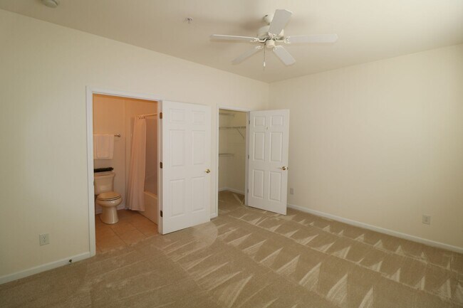 Building Photo - 6901 Hanesbrook Cir
