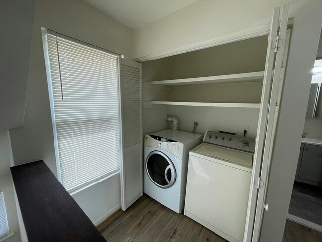 Building Photo - 3953 Old Brook Rd