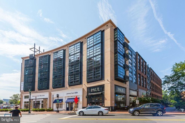 Building Photo - 7171 Woodmont Ave