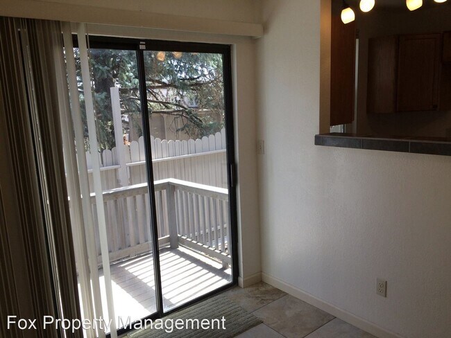 Building Photo - 3 br, 3 bath House - 1504 Pine Street Unit C