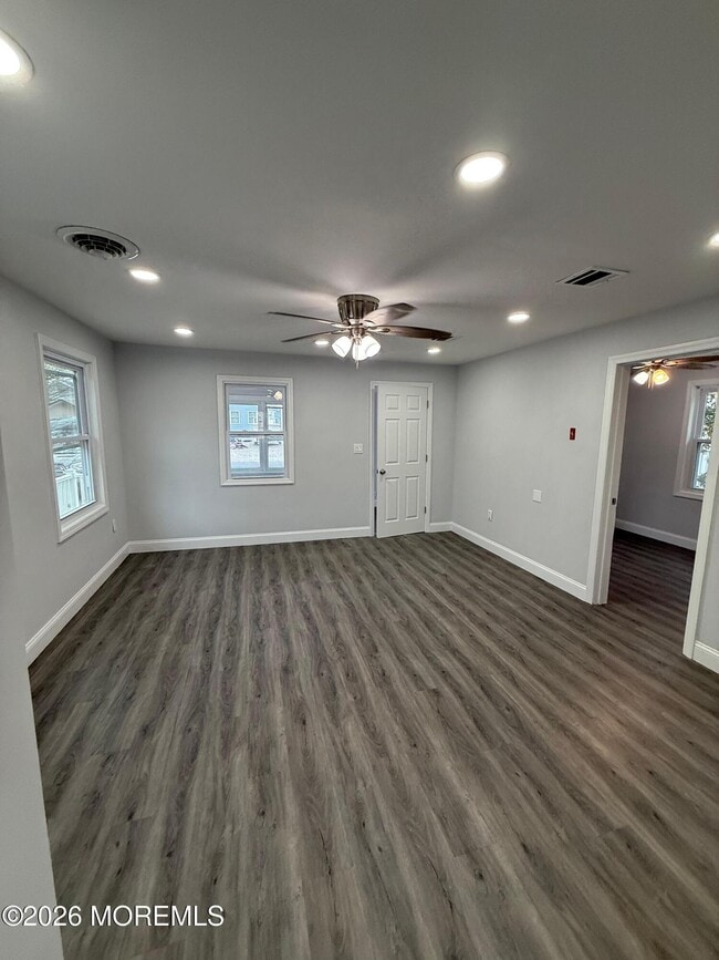 Building Photo - 711 McKinley Ave