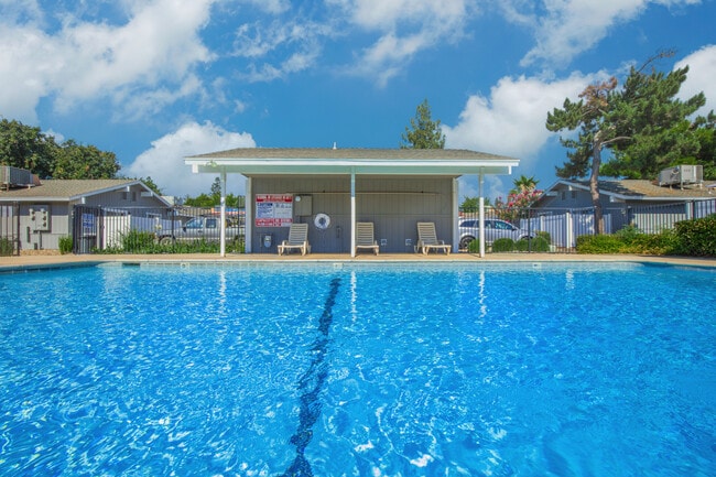 Building Photo - Villa Gardens