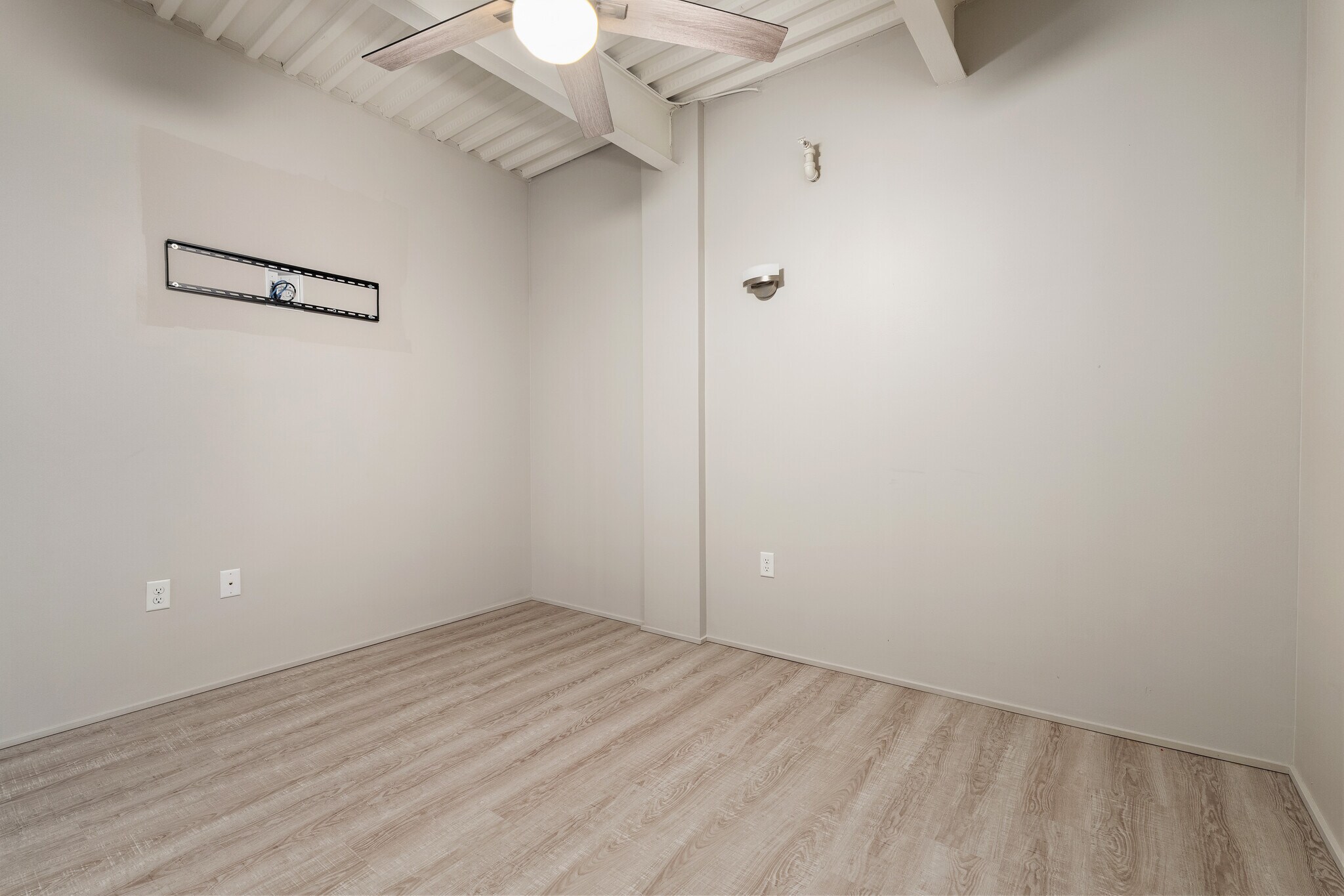 Building Photo - 367 Auden Ave