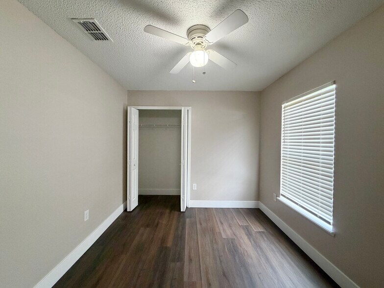 Building Photo - 47 Sawfish Ct