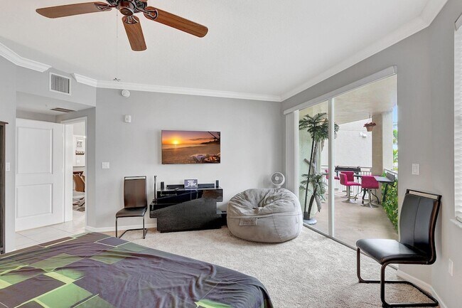 Building Photo - 975 NW Flagler Ave