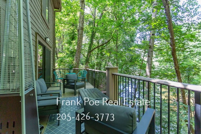 Building Photo - Charming 3-Bedroom Condominium in Birmingham!