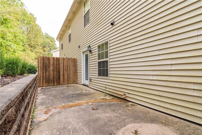 Building Photo - 2110 E Cinnamon Way