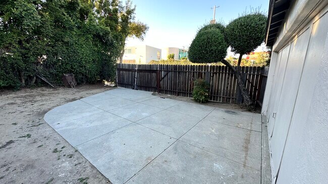 Building Photo - 1201 S Palm Ave