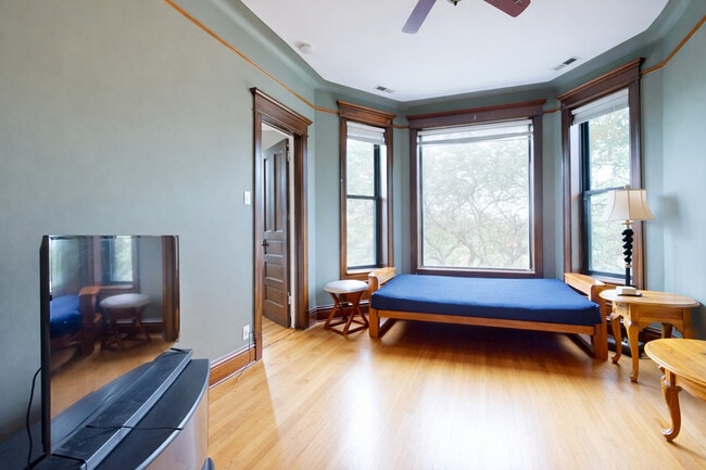 Building Photo - 1127 W Patterson Ave