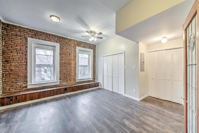 Building Photo - 2013 S 11th St