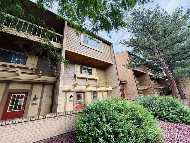 Building Photo - 3000 Colorado Ave