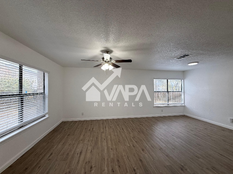 Building Photo - 7102 Grassy Trail