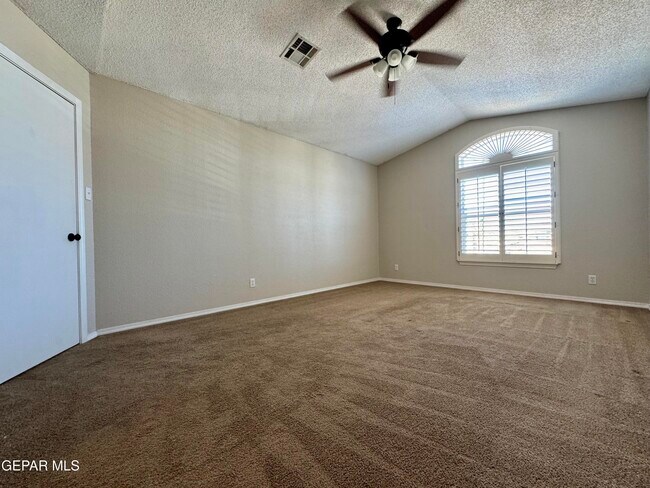 Building Photo - 12270 Tierra Bella Dr