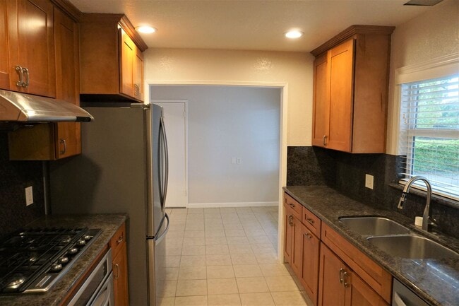 Building Photo - Well Maintained Single-Family Home in Saratoga!