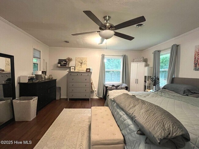 Building Photo - 375 Midland Rd