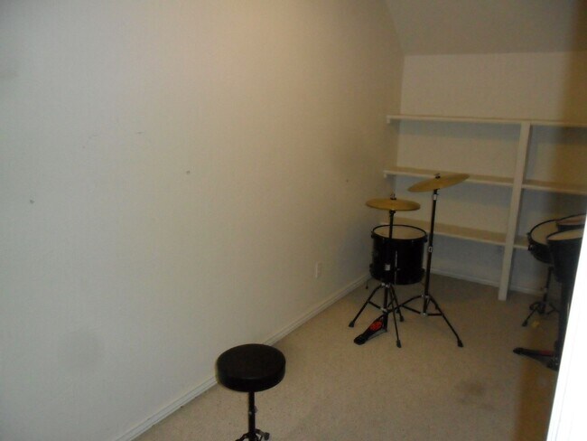 Building Photo - Classic Brookhaven Square Home - Quality T...