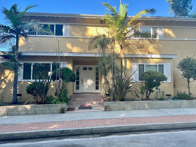 Primary Photo - 11323 Cashmere St