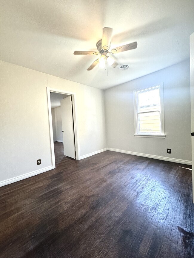 Building Photo - 1911 S Roosevelt St