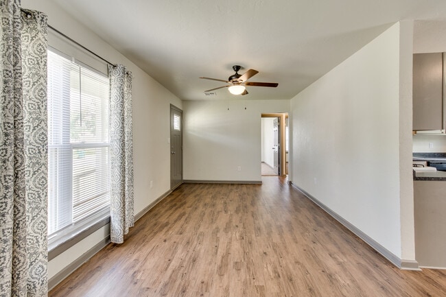 Building Photo - 2408 NW 40th St