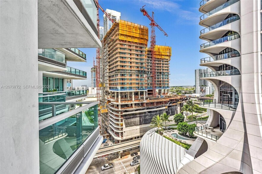 Building Photo - 900 Biscayne Blvd