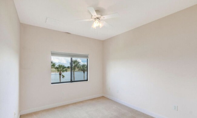 Building Photo - Montecito Community Townhome