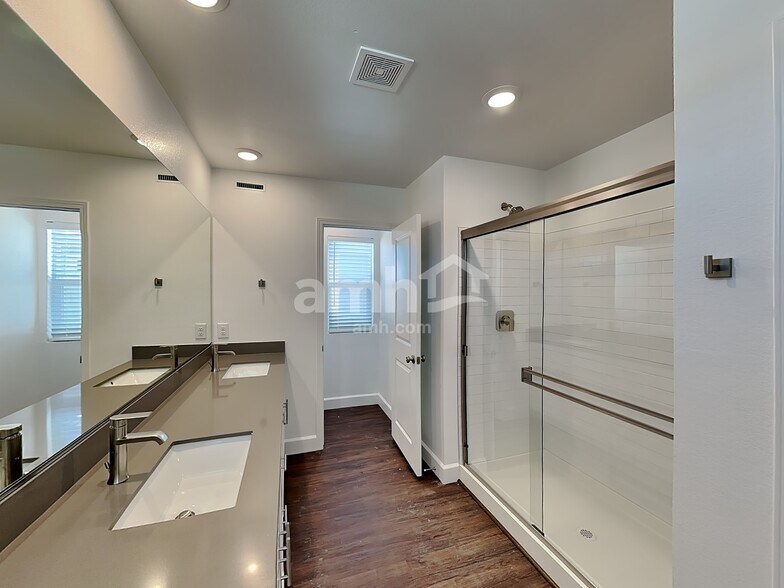 Building Photo - 2742 Hot Cider Ave