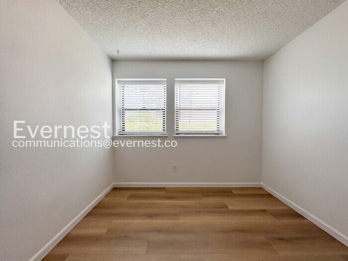 Building Photo - 6470 S Dayton St
