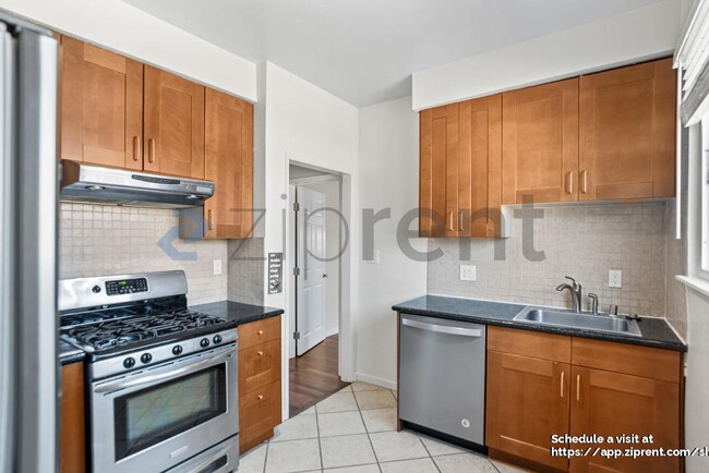 Building Photo - 908 40th St