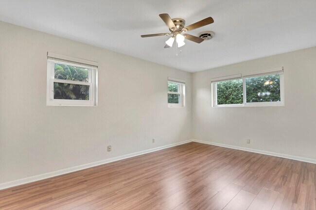 Building Photo - 743 Ibis Way