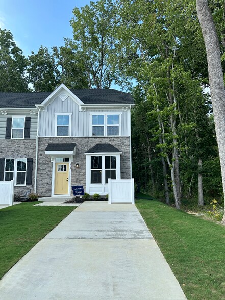 Primary Photo - 418 bigwood Dr