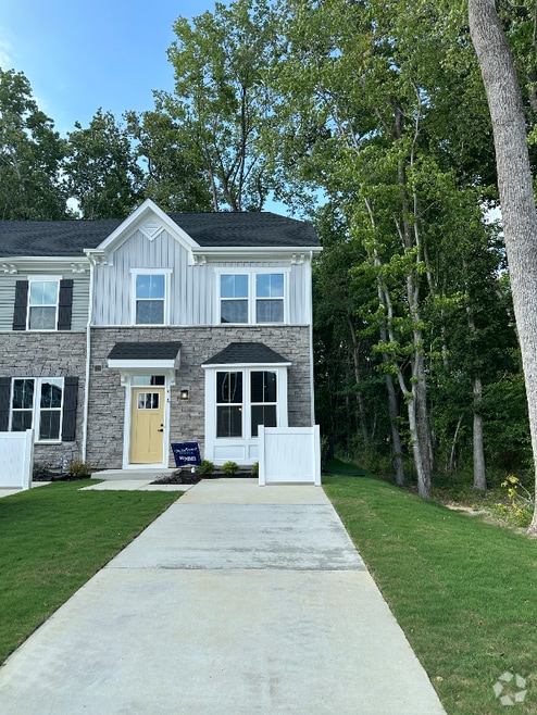 Building Photo - 418 bigwood Dr