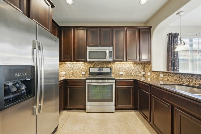 Building Photo - 27154 Harvest Pointe Ln