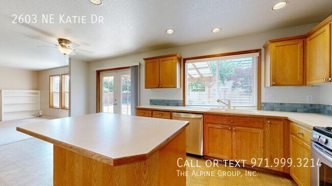 Building Photo - 2603 NE Katie Dr