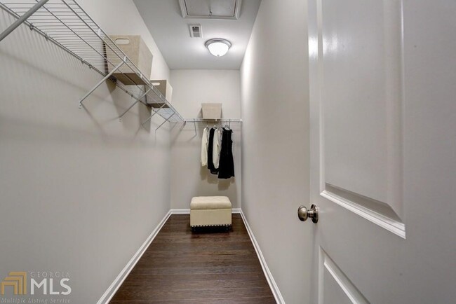 Building Photo - 10120 Windalier Way