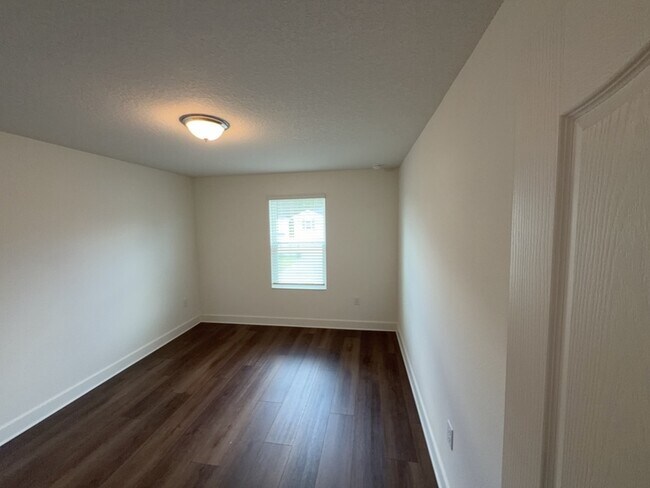 Building Photo - 3230 Sanctuary Dr