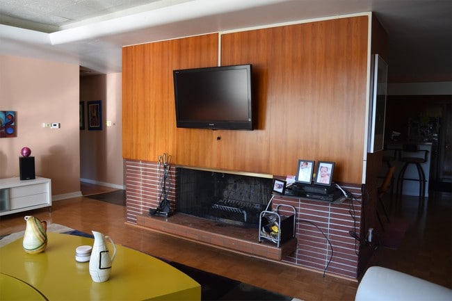 Building Photo - 301 Homan Ave