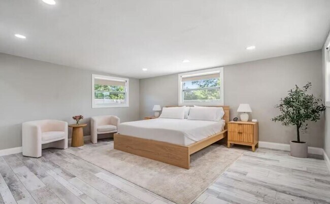 Building Photo - Utilities Included - (DECEMBER ONLY) Furni...