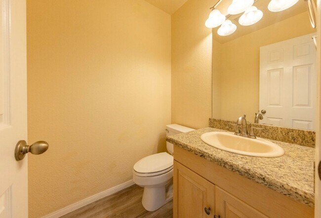 Building Photo - 3 Bedroom + Loft + Office Oceanside Home