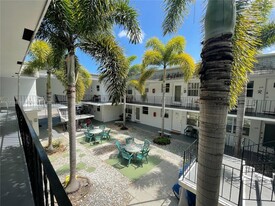 Building Photo - 1300 N 17th Ave