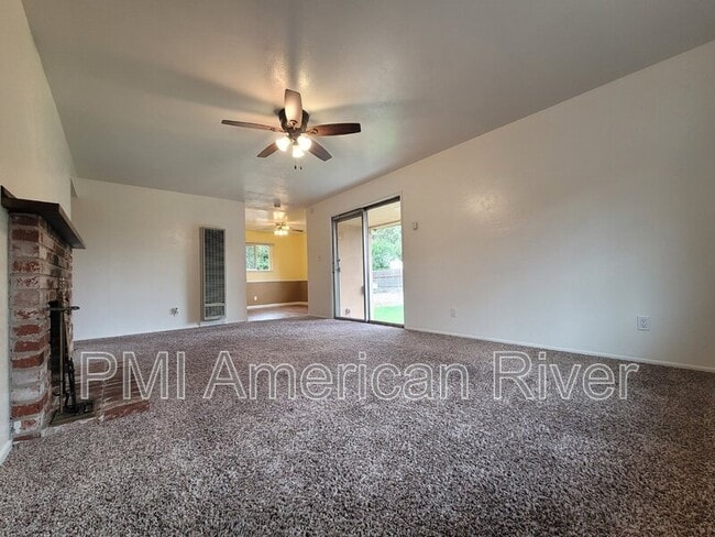 Building Photo - 625 Elizabeth St