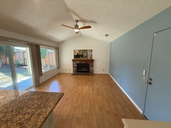 Building Photo - Modern 4 Bedroom One Story *Vacaville